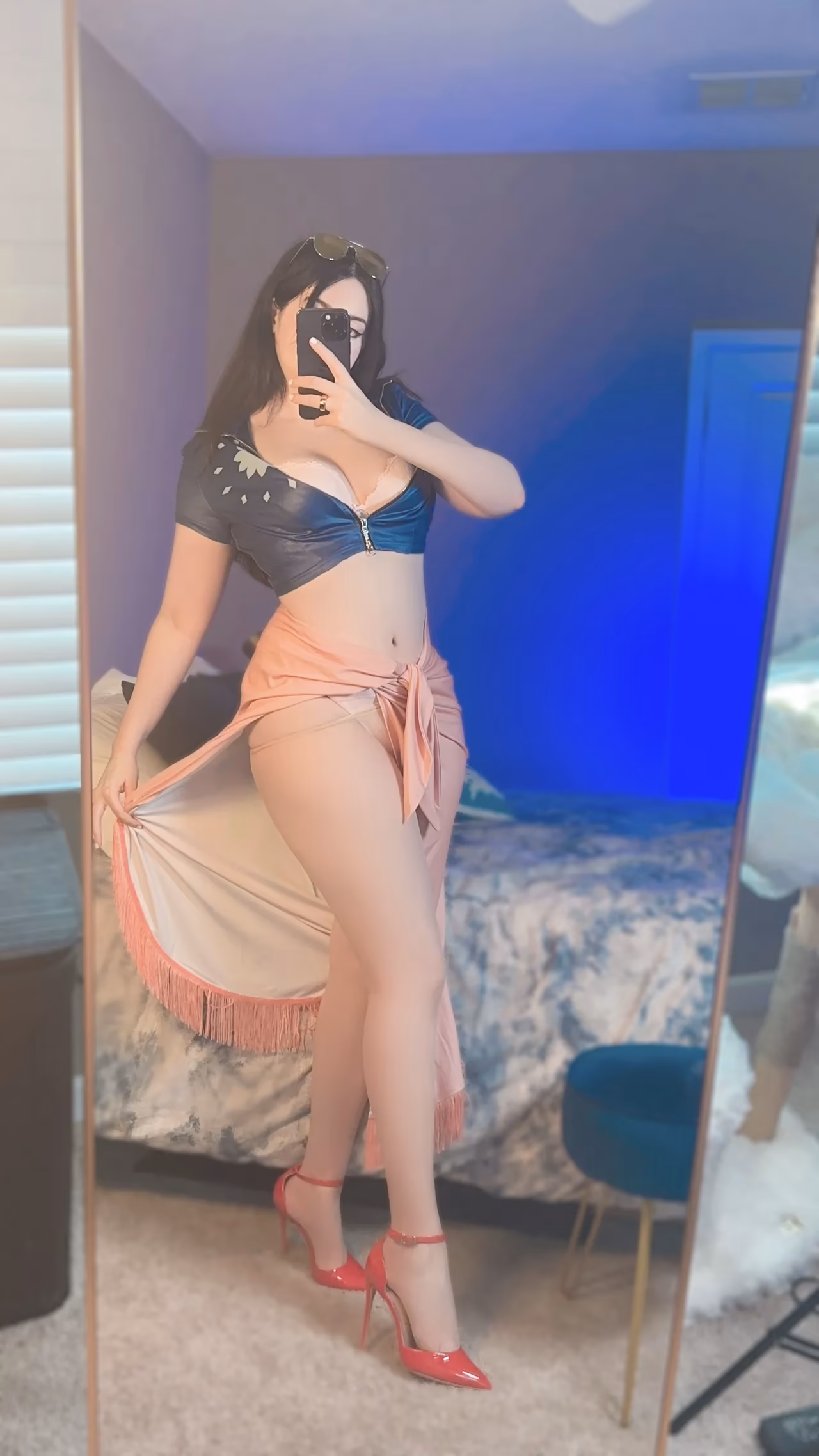 Adina Luna as Nico Robin — cosplay photo 23 of 31