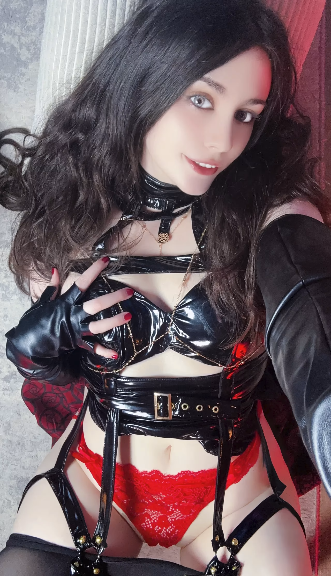 Adina Luna as Yor Forger — cosplay photo 4 of 40