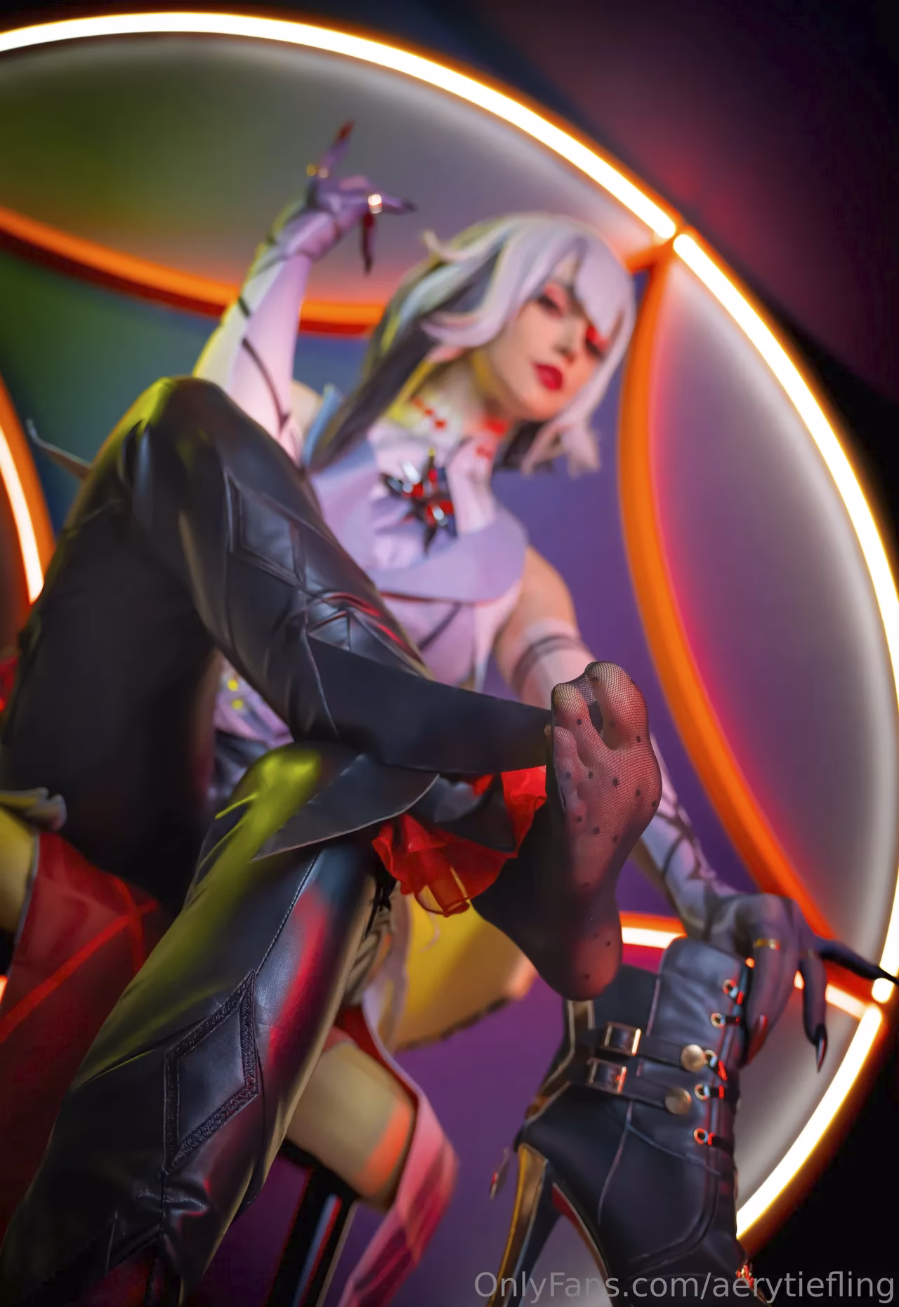 Aery Tiefling as Arlecchino — cosplay photo 16 of 67
