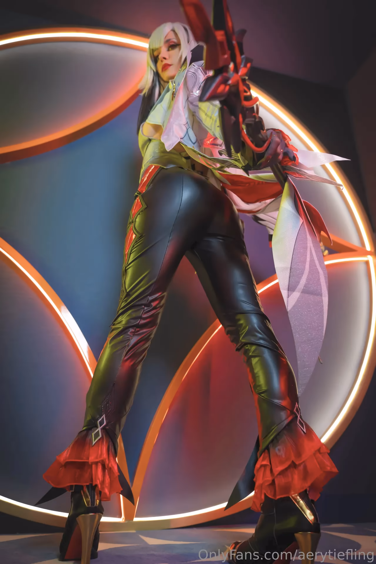 Aery Tiefling as Arlecchino — cosplay photo 4 of 67