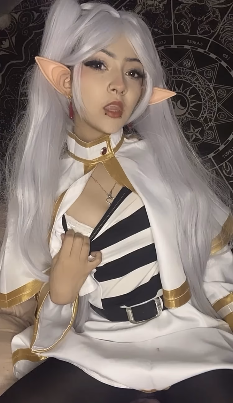 Ahzael as Frieren — cosplay photo 3 of 19