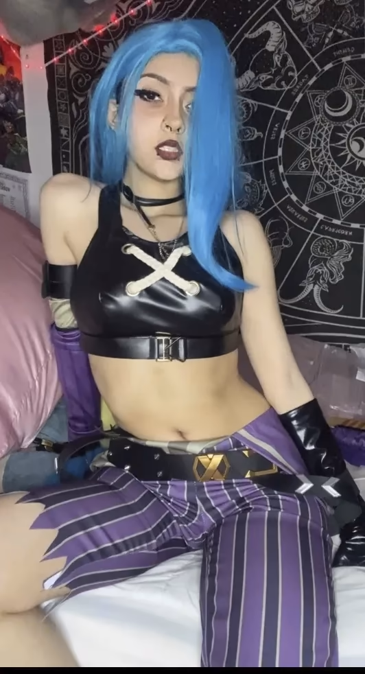 Ahzael - Jinx - League of Legends - Cosplay Gallery - 10 Images preview