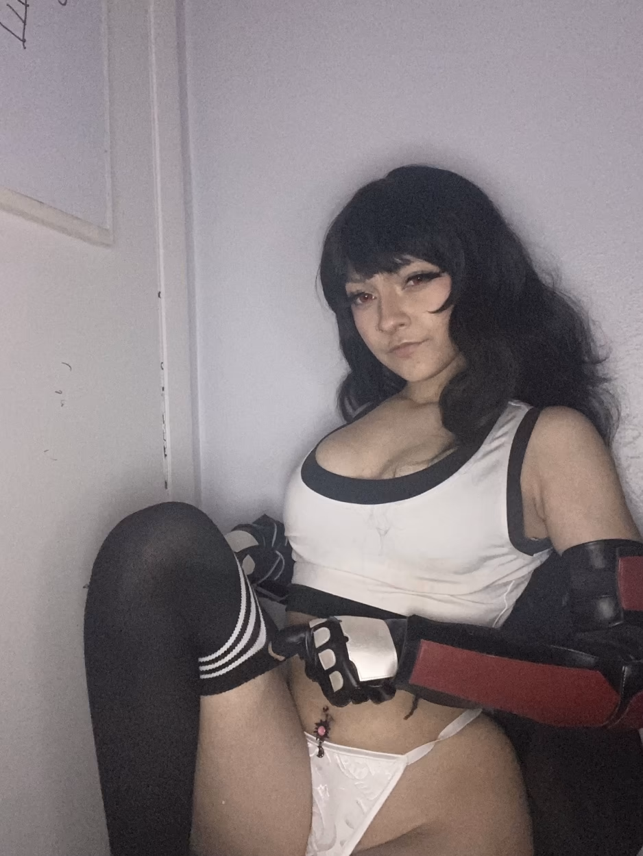 Ahzael as Tifa Lockhart — cosplay photo 7 of 11
