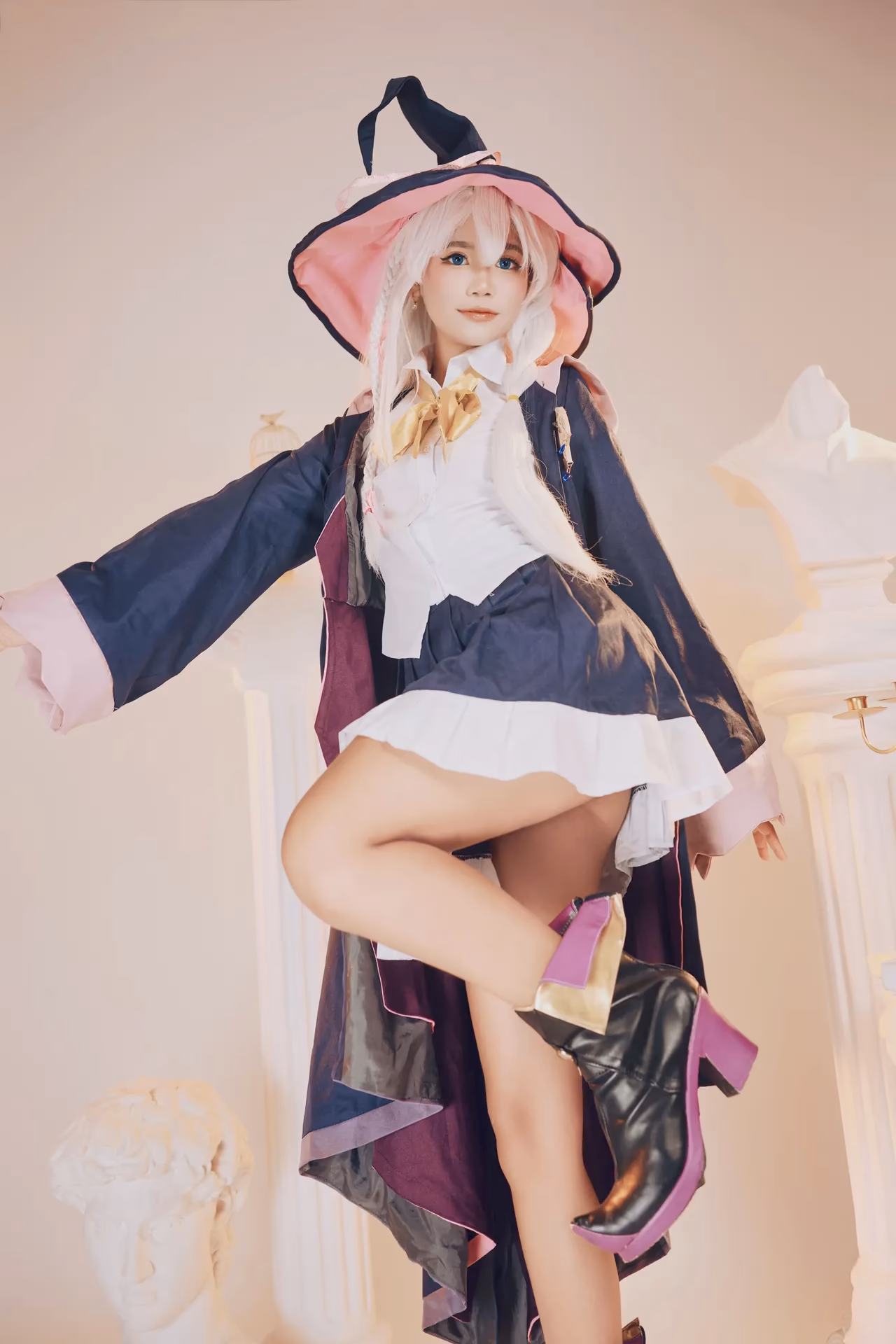 AikoUwU as Elaina — cosplay photo 7 of 50