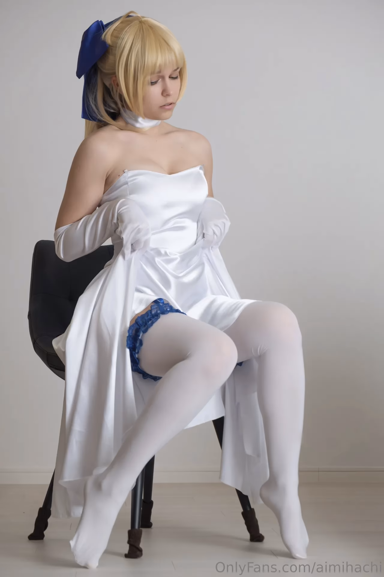 Aimihachi as Artoria Pendragon — cosplay photo 6 of 9