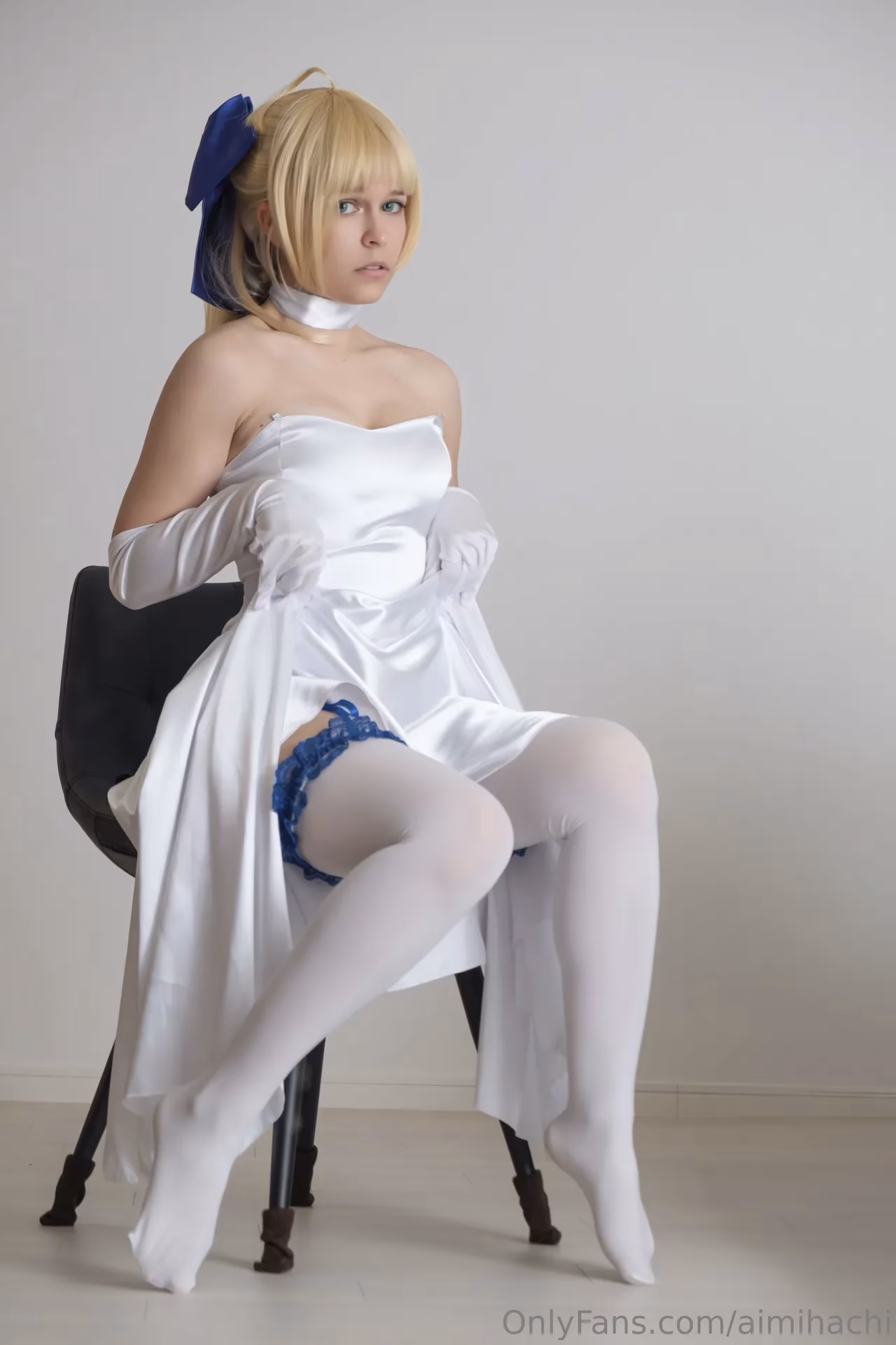 Aimihachi as Artoria Pendragon — cosplay photo 7 of 9