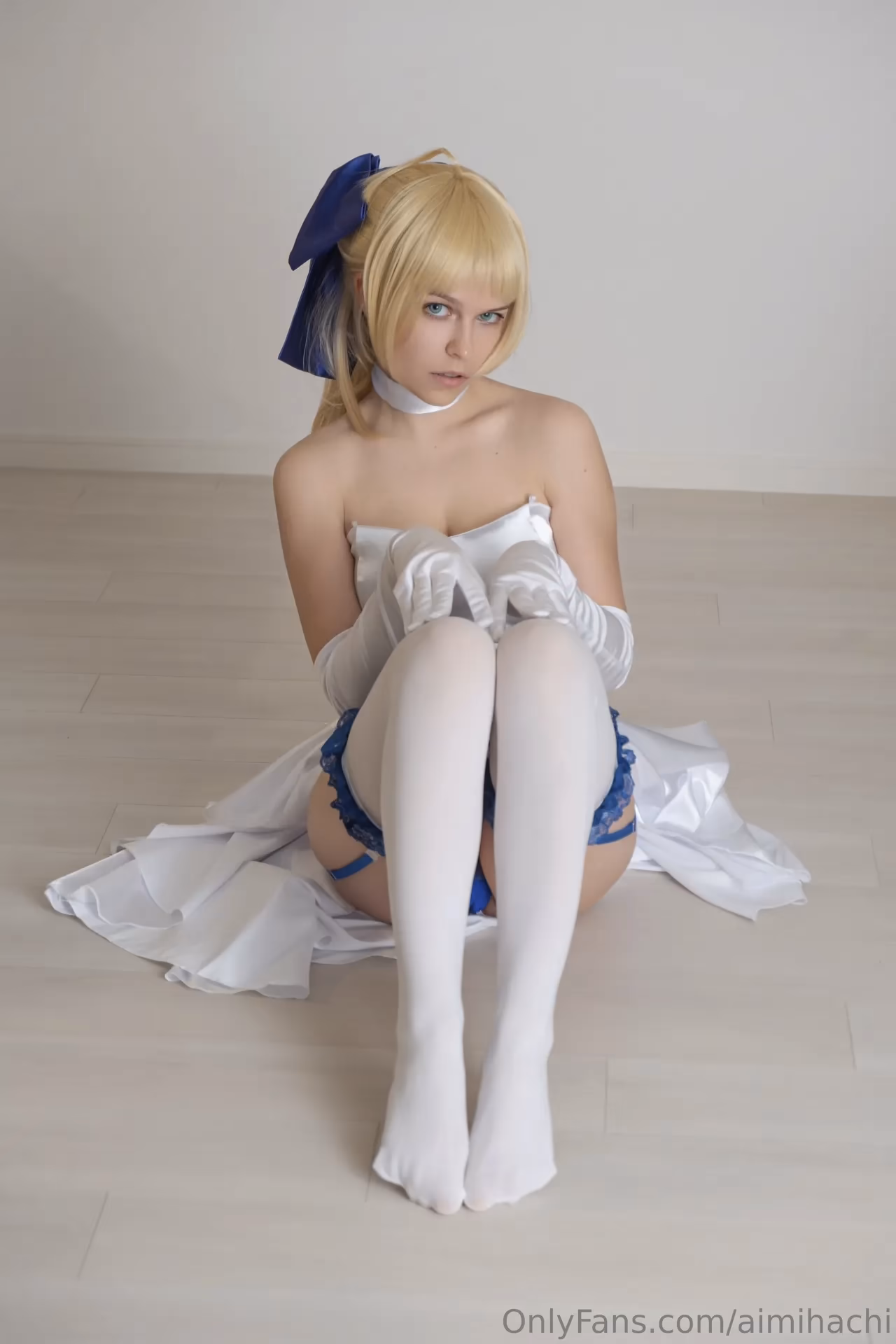 Aimihachi as Artoria Pendragon — cosplay photo 8 of 9