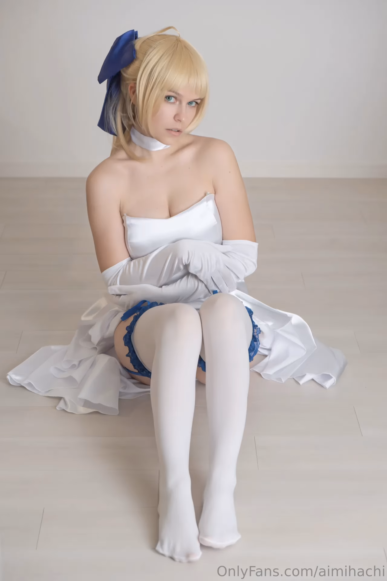 Aimihachi as Artoria Pendragon — cosplay photo 9 of 9