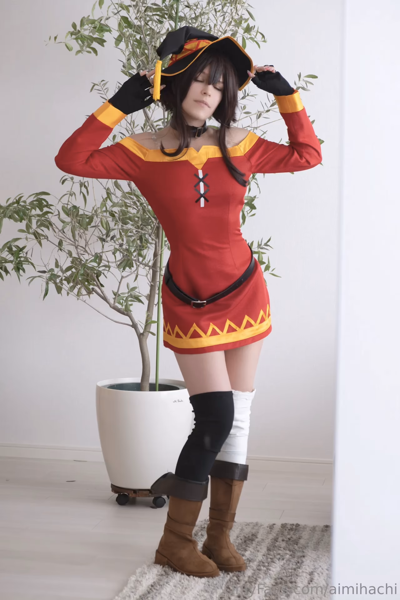 Aimihachi as Megumin — cosplay photo 8 of 9