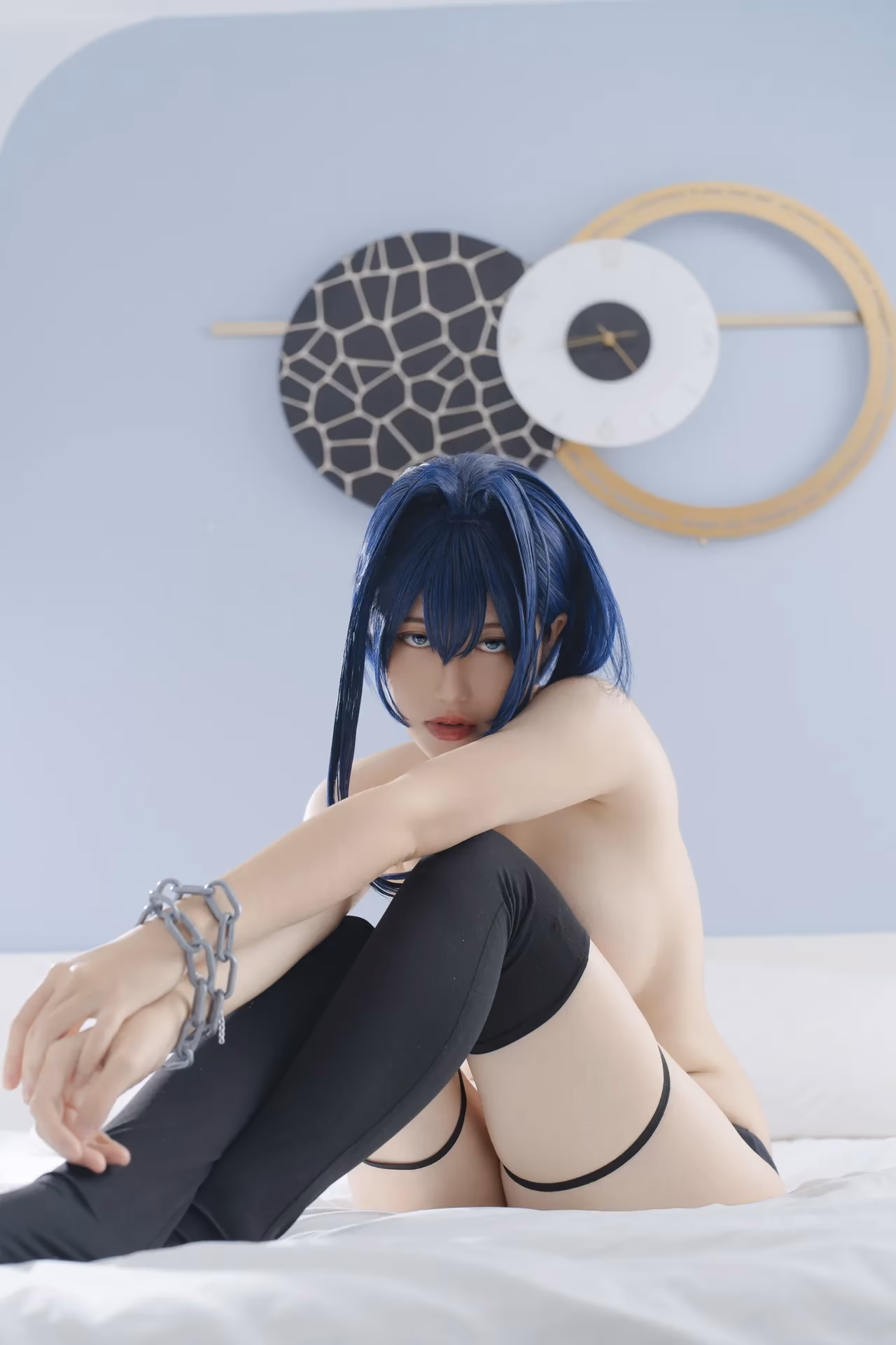Ain Nguyen as Ouro Kronii — cosplay photo 8 of 10