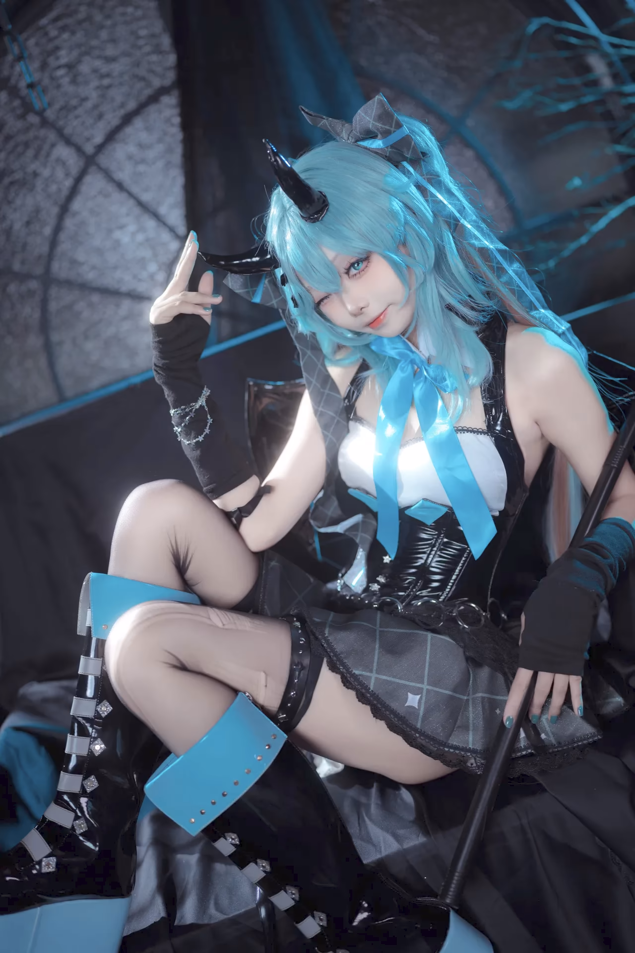 Aiwest as Hatsune Miku — cosplay photo 17 of 26