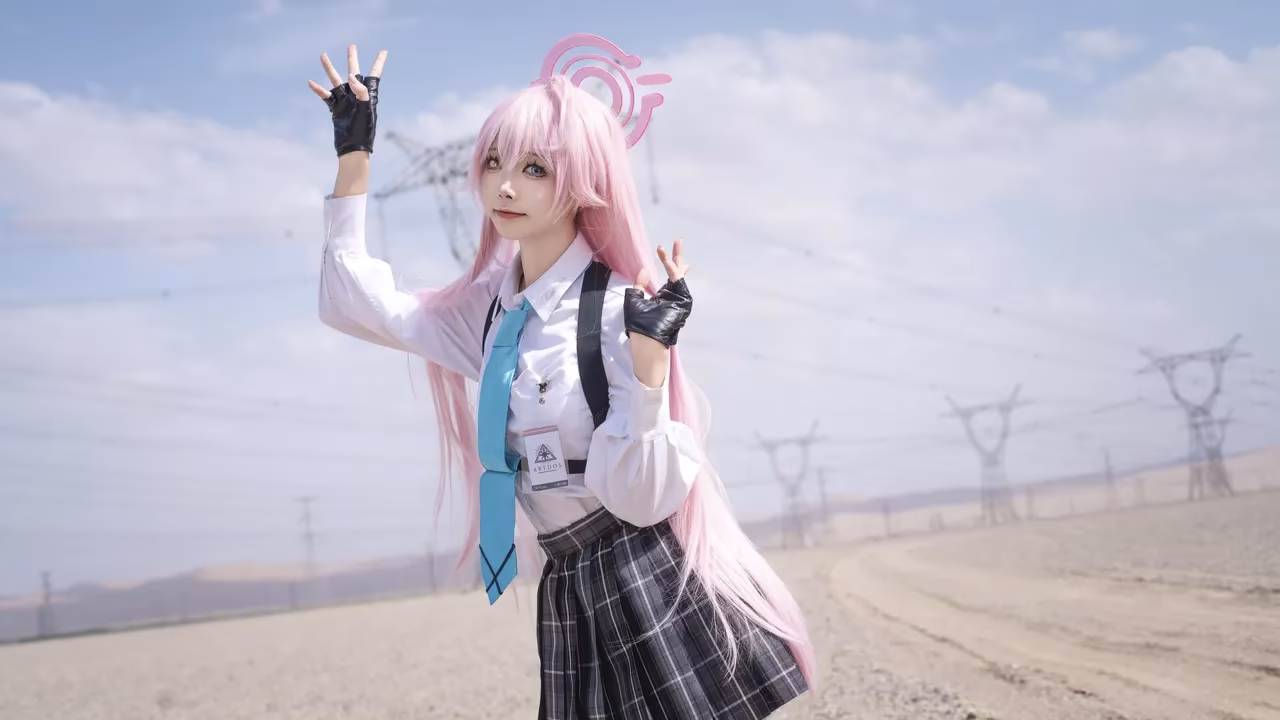 Aiwest as Hoshino Takanashi — cosplay photo 14 of 49
