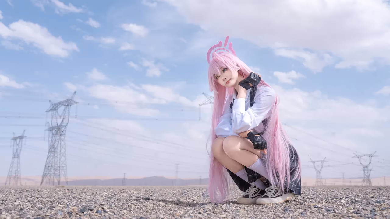 Aiwest as Hoshino Takanashi — cosplay photo 15 of 49