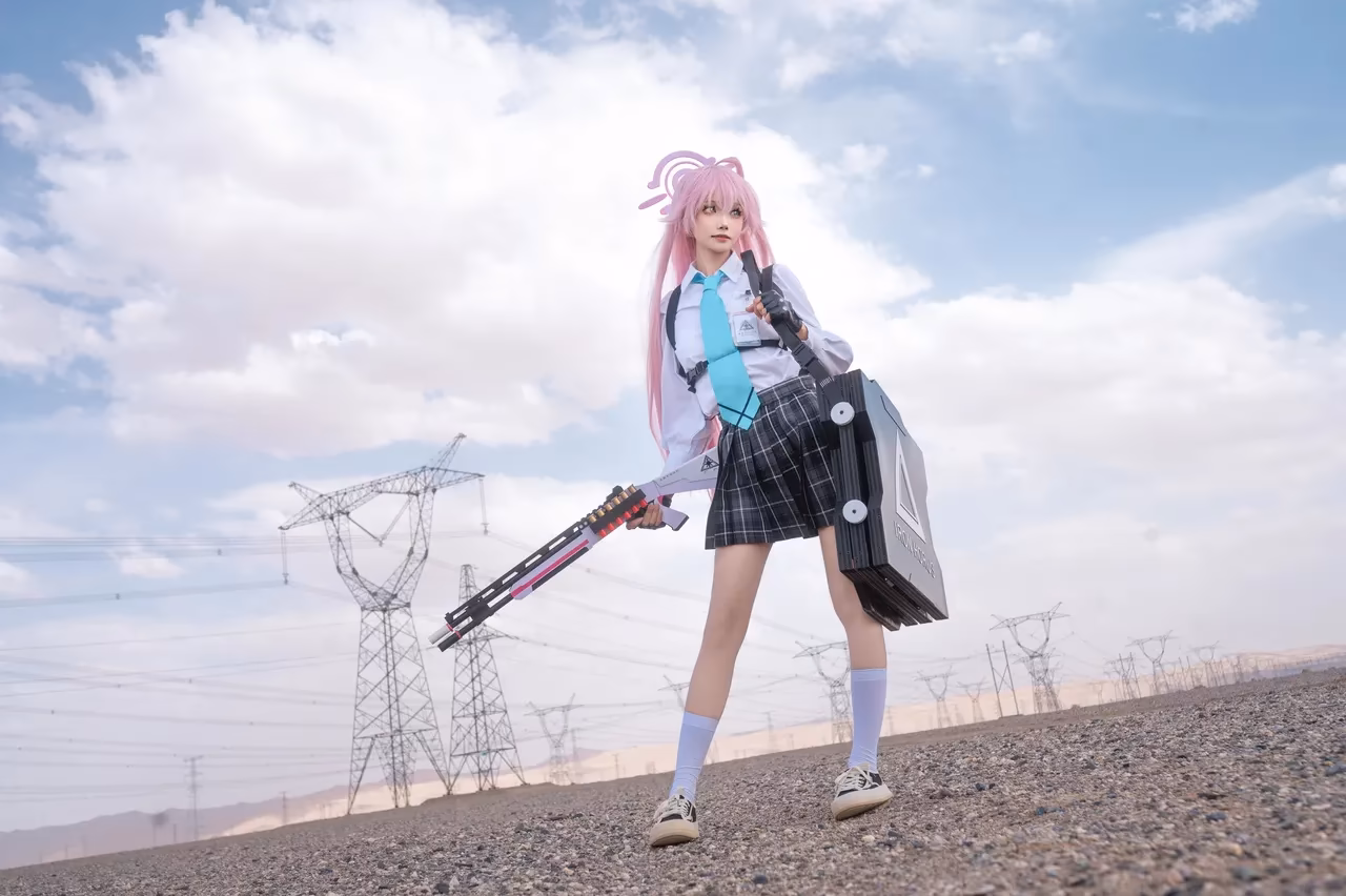 Aiwest as Hoshino Takanashi — cosplay photo 18 of 49