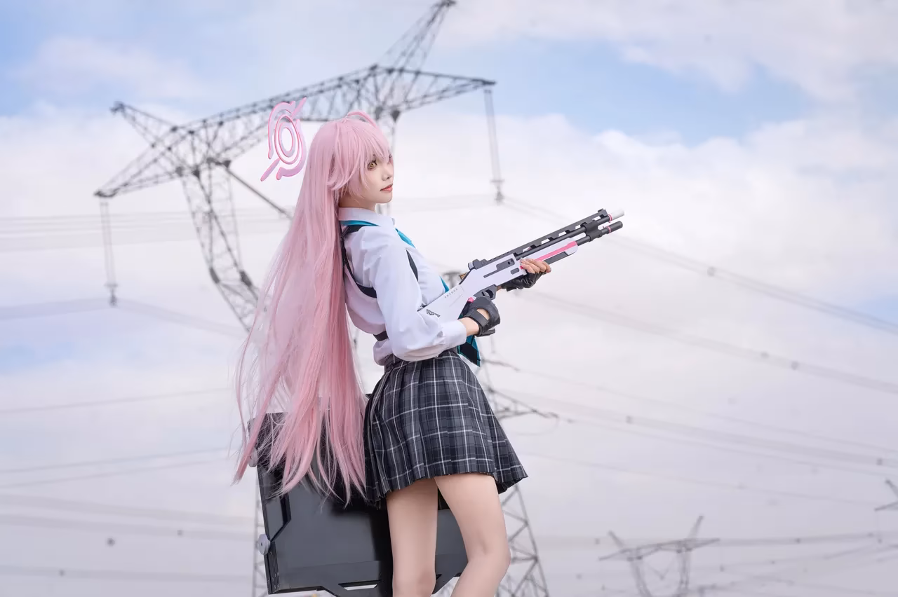 Aiwest as Hoshino Takanashi — cosplay photo 22 of 49