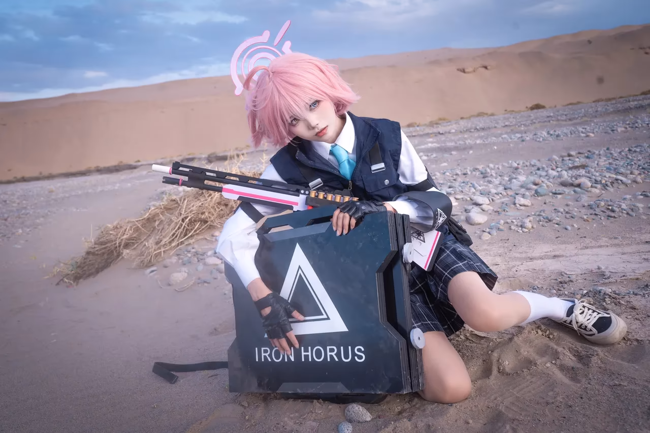 Aiwest as Hoshino Takanashi — cosplay photo 8 of 49
