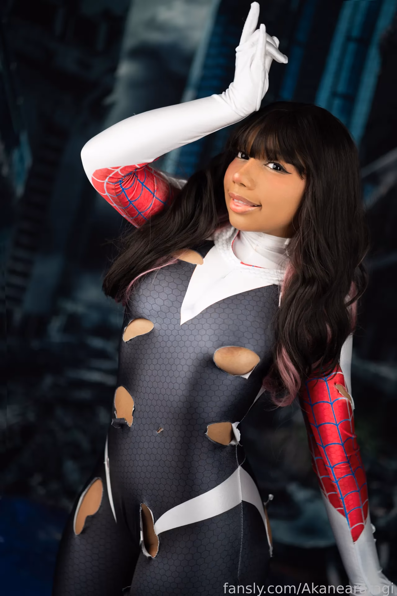 Akane Araragi as Gwen Stacy — cosplay photo 11 of 30