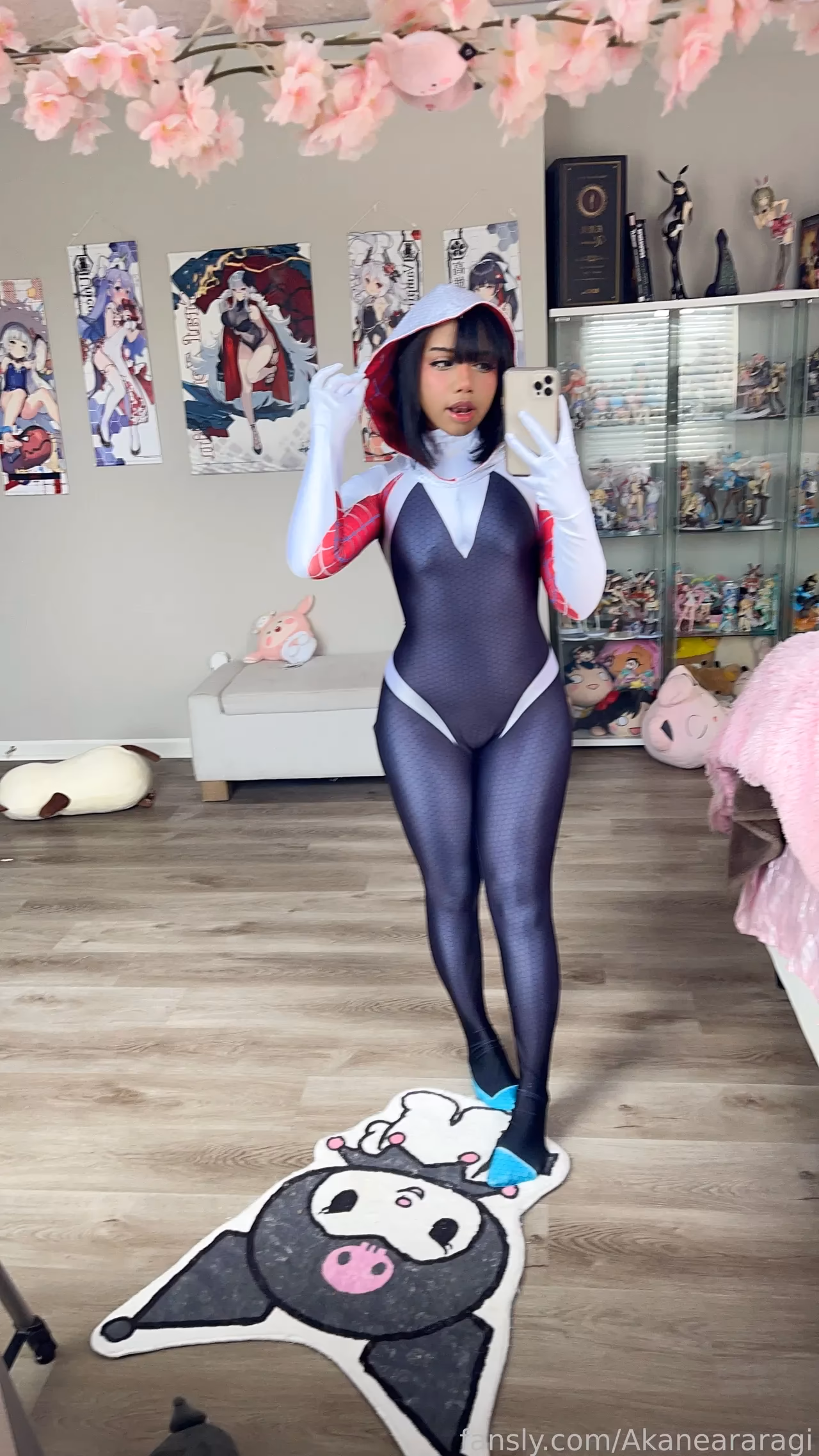 Akane Araragi as Gwen Stacy — cosplay photo 16 of 30
