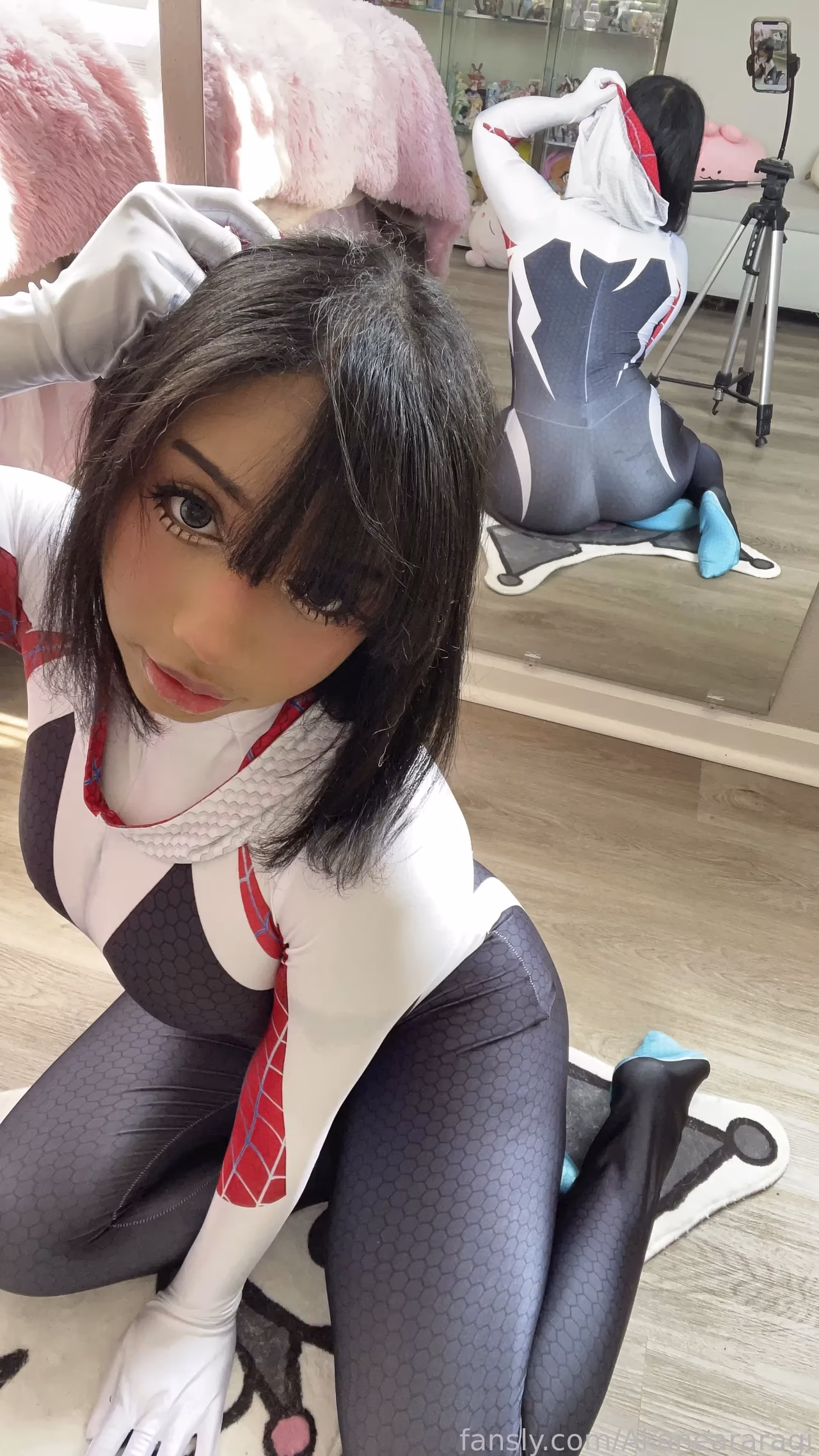 Akane Araragi as Gwen Stacy — cosplay photo 23 of 30