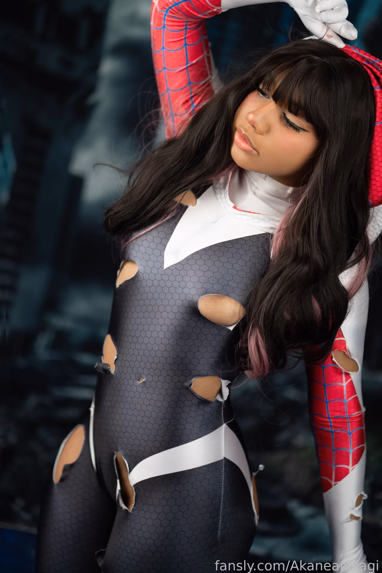 Akane Araragi as Gwen Stacy — cosplay photo 8 of 30