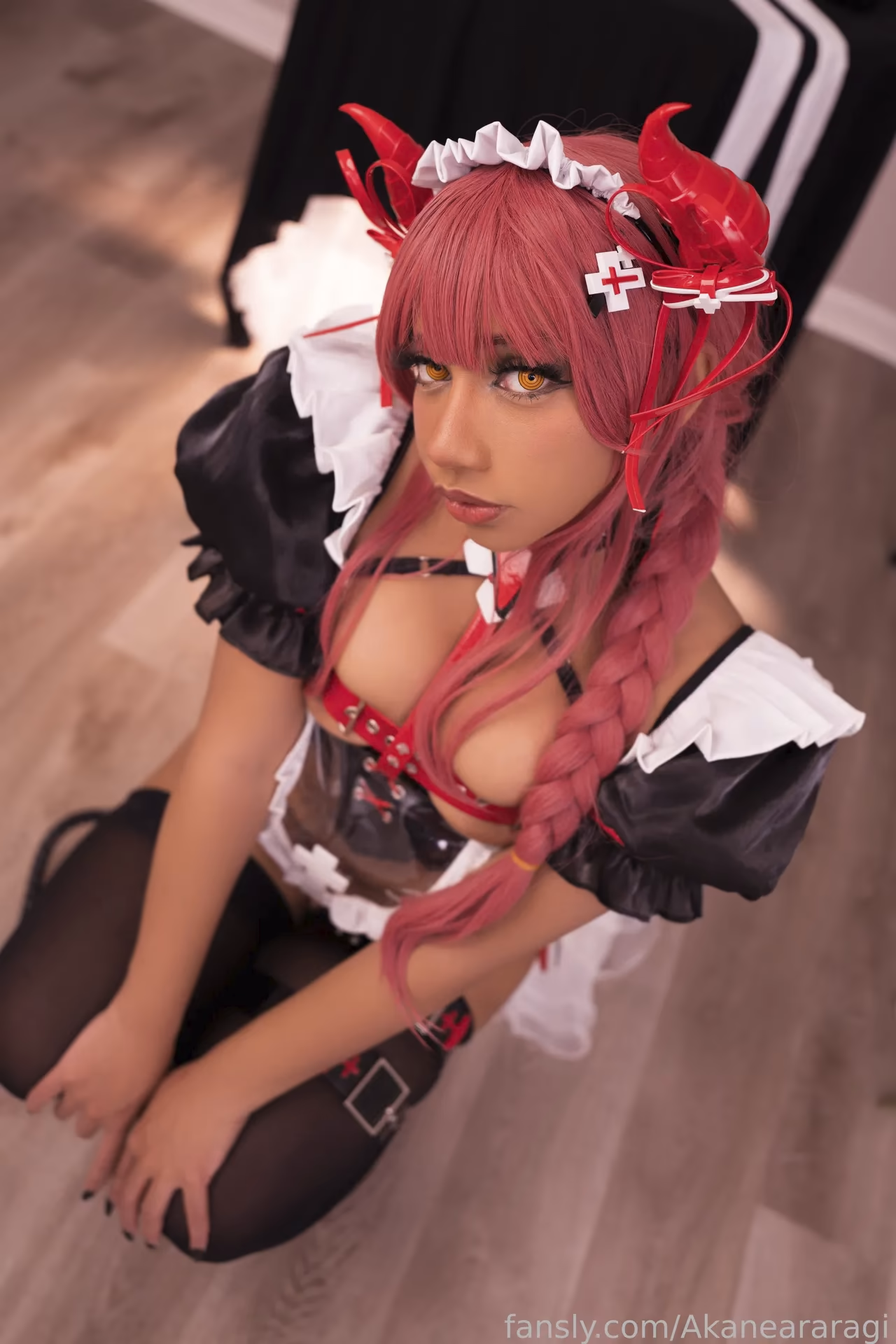 Akane Araragi as Makima — cosplay photo 6 of 15