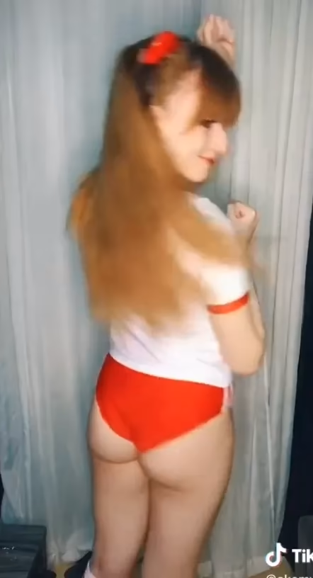 Akemy Sama as Asuka Langley Soryu — cosplay photo 13 of 14
