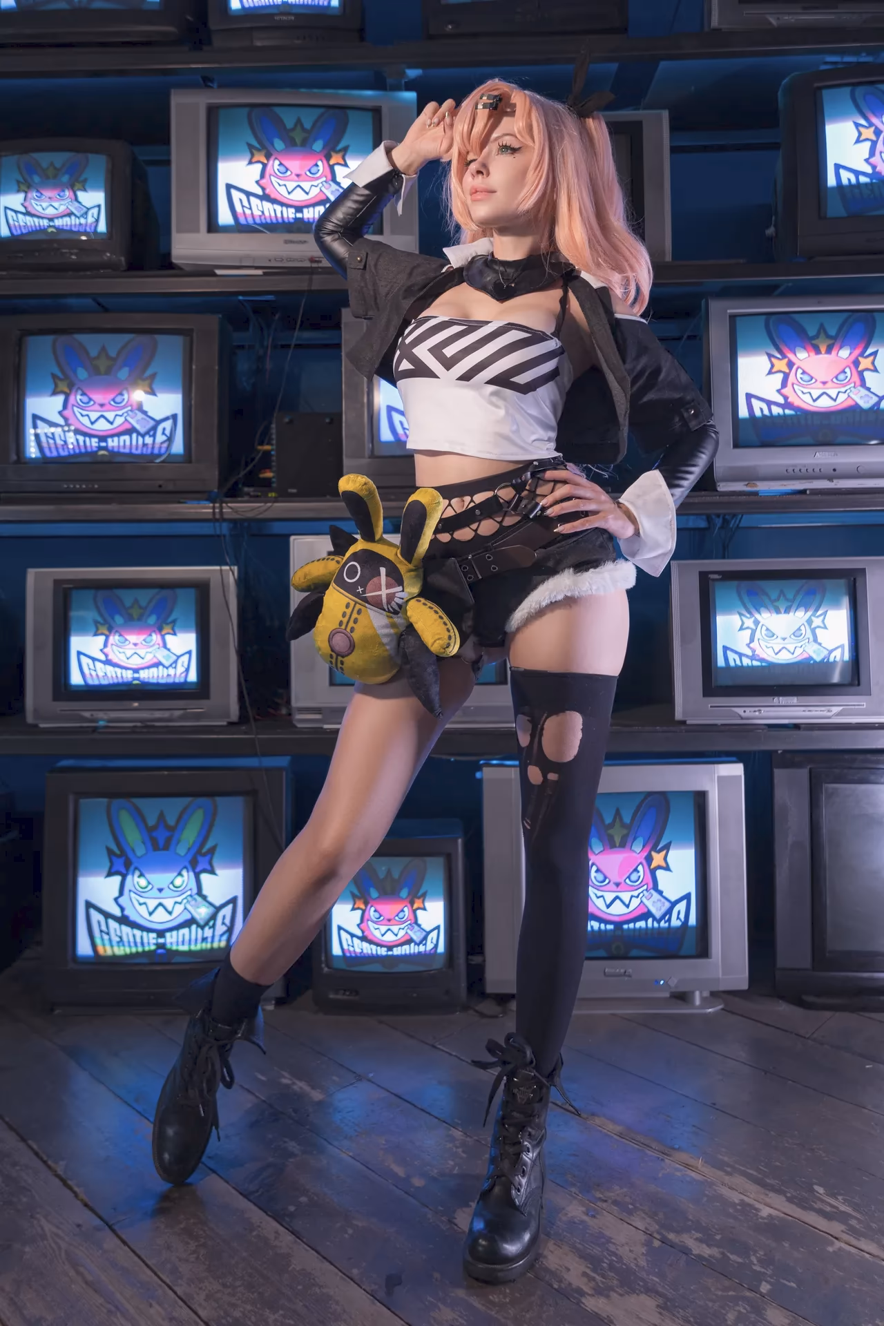 Aleksandra Bodler as Nicole Demara — cosplay photo 24 of 30