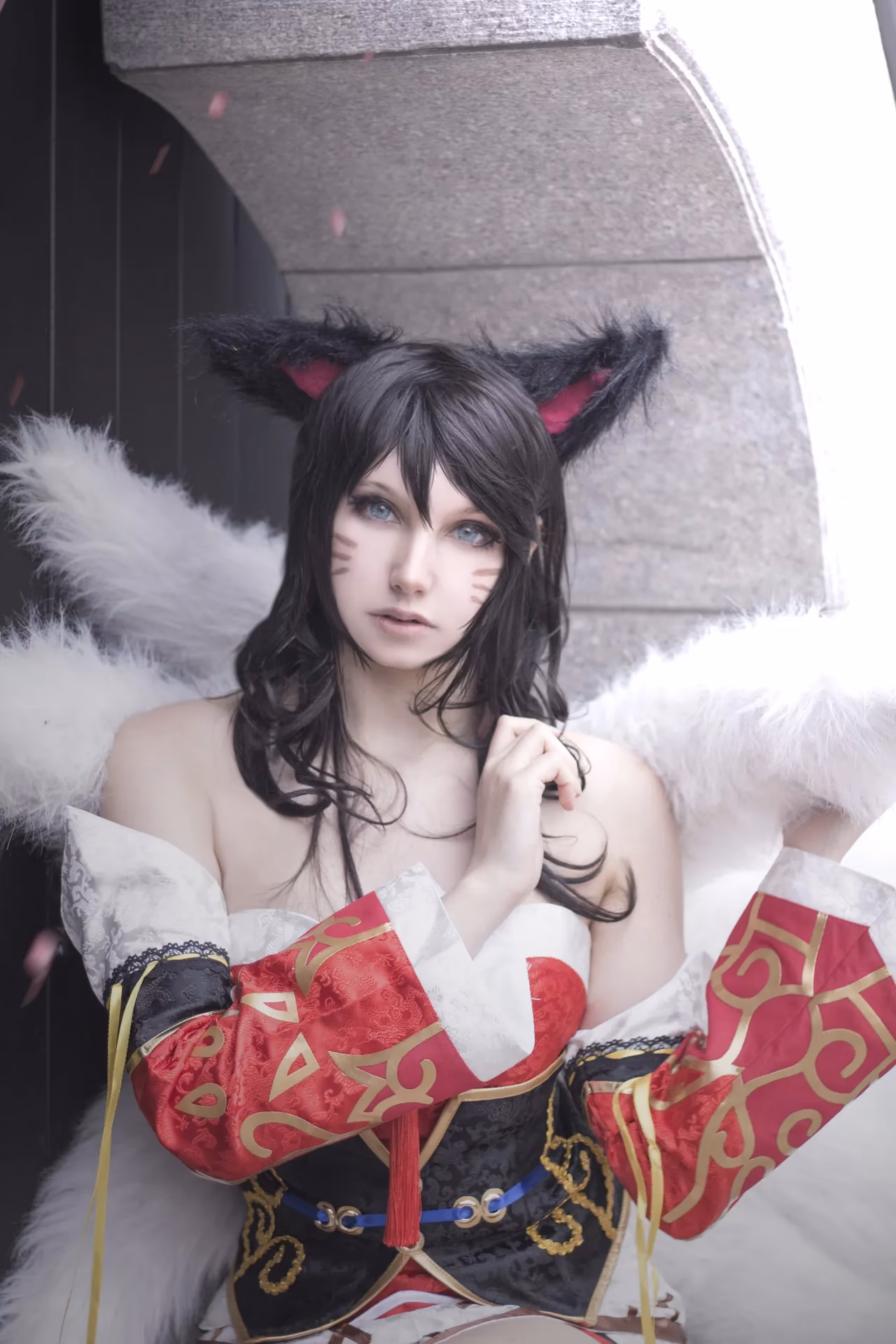 Alexandre is Fluffy as Ahri — cosplay photo 11 of 14
