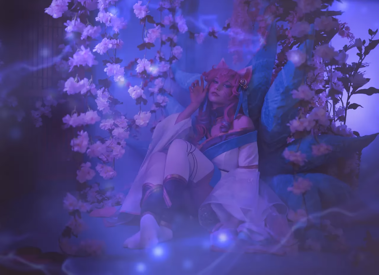 Alexandre is Fluffy as Ahri — cosplay photo 10 of 32