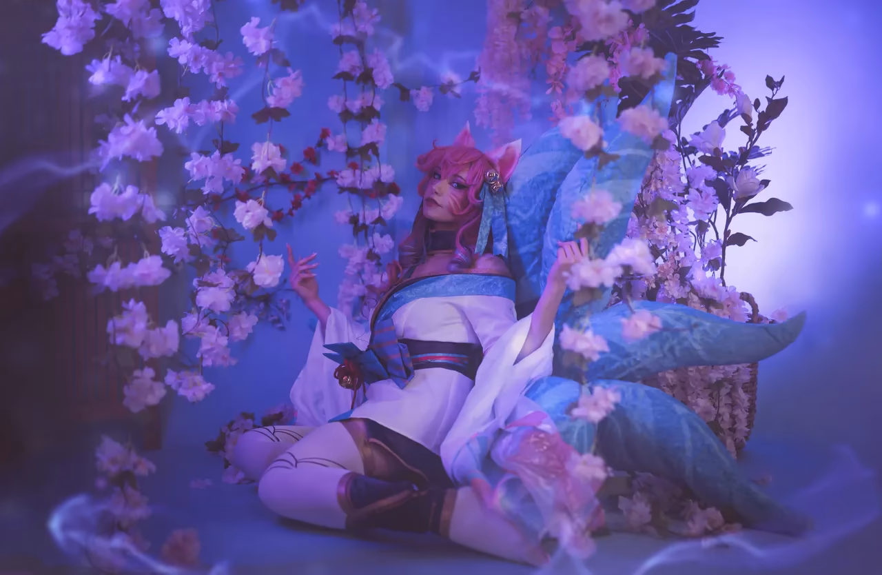 Alexandre is Fluffy as Ahri — cosplay photo 4 of 32