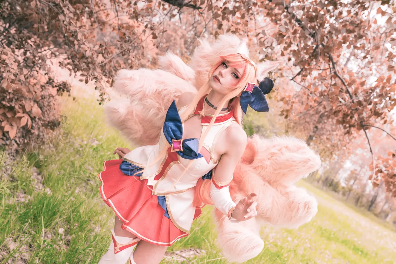 Alexandre is Fluffy as Ahri — cosplay photo 2 of 11