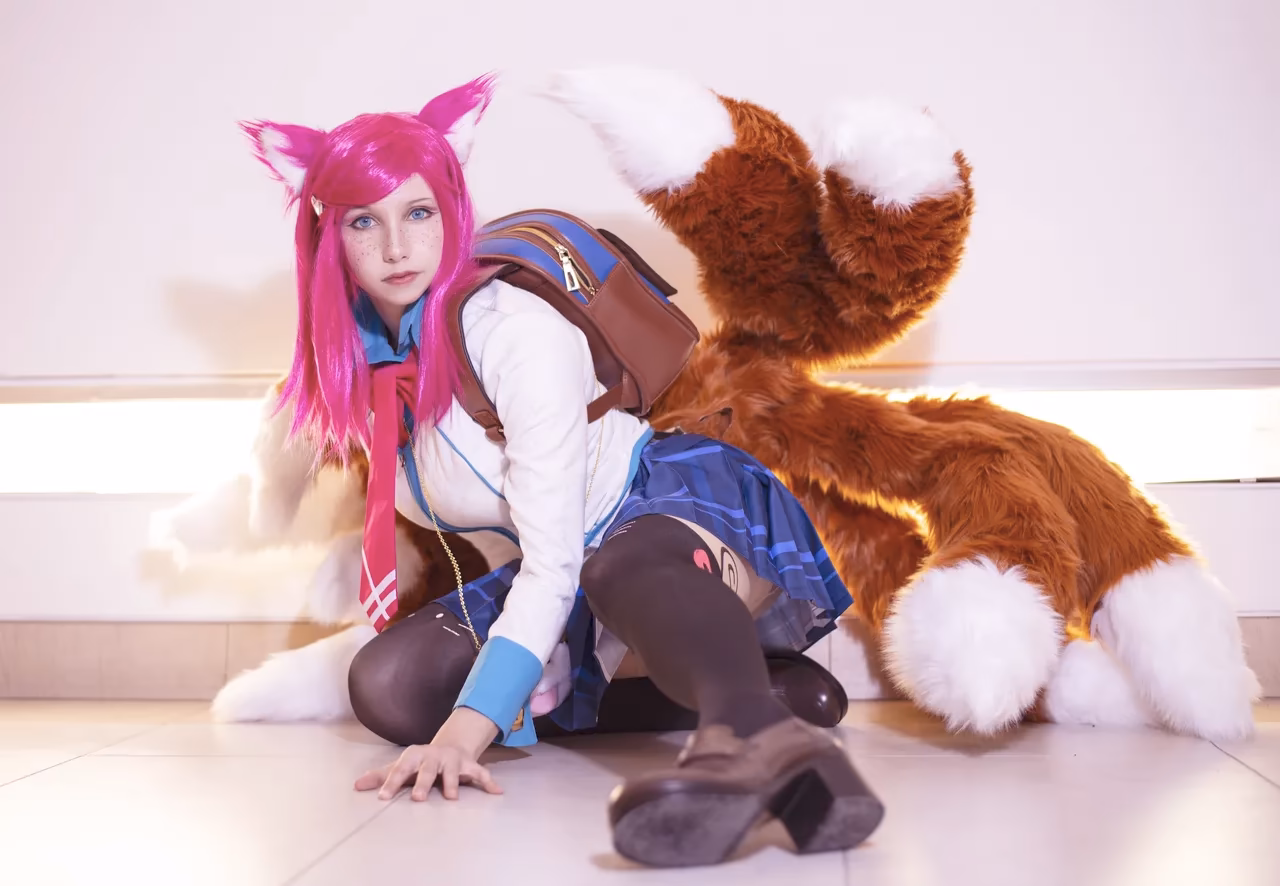 Alexandre is Fluffy as Ahri — cosplay photo 4 of 8