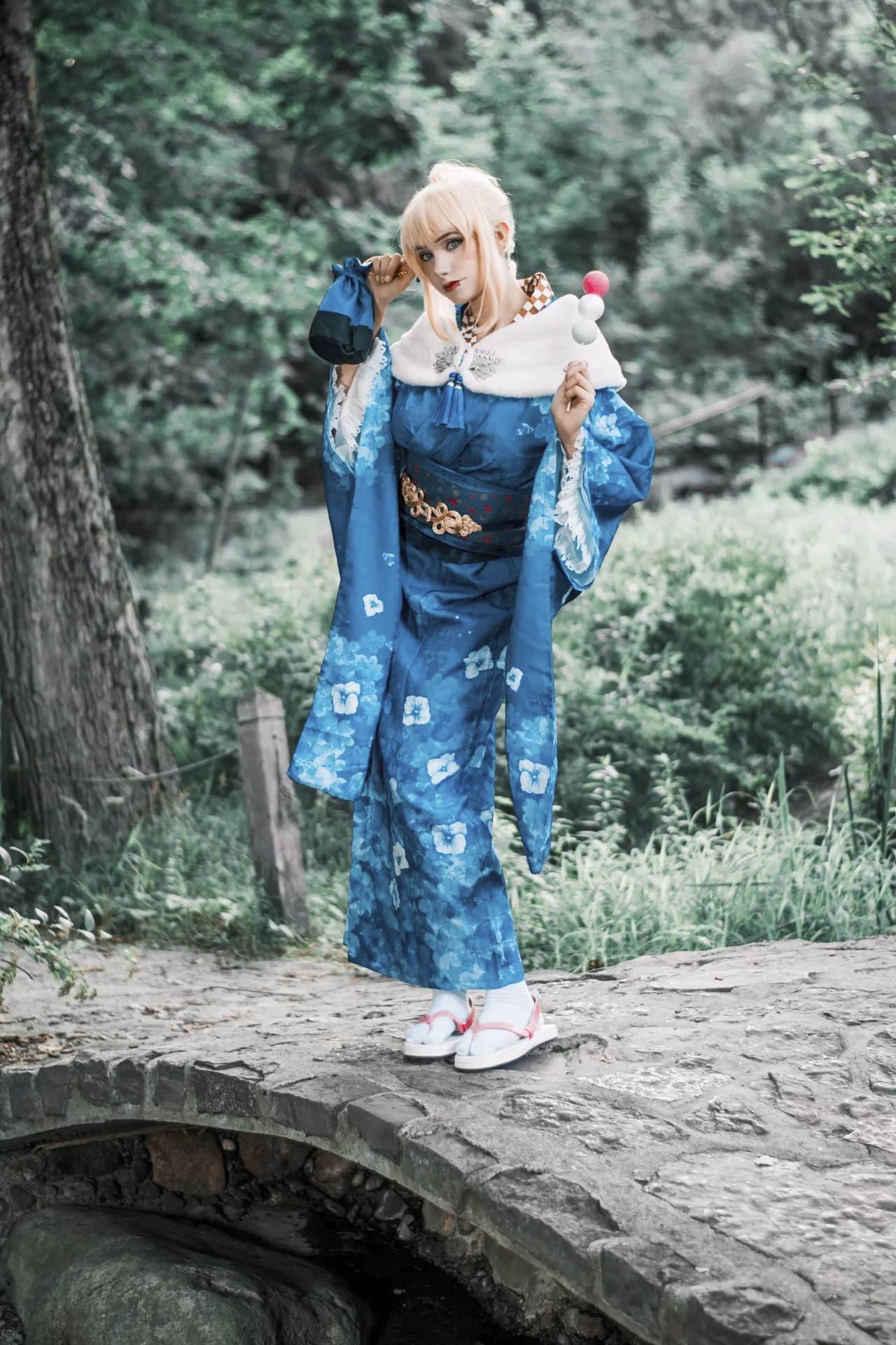 Alexandre is Fluffy as Artoria Pendragon — cosplay photo 2 of 16