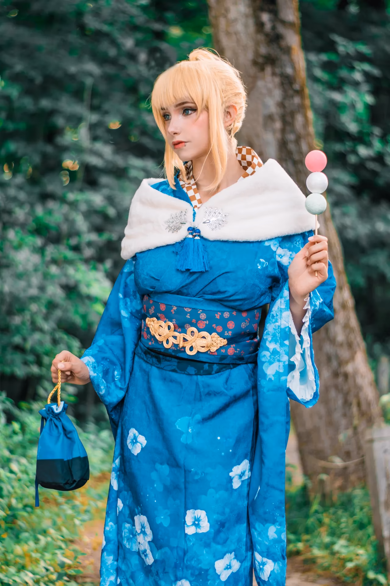 Alexandre is Fluffy as Artoria Pendragon — cosplay photo 3 of 16