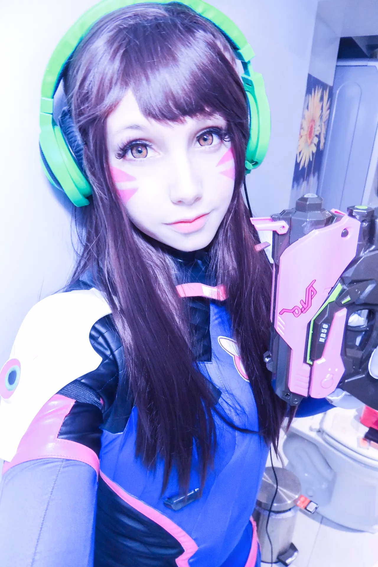 Alexandre is Fluffy as D.Va — cosplay photo 22 of 24