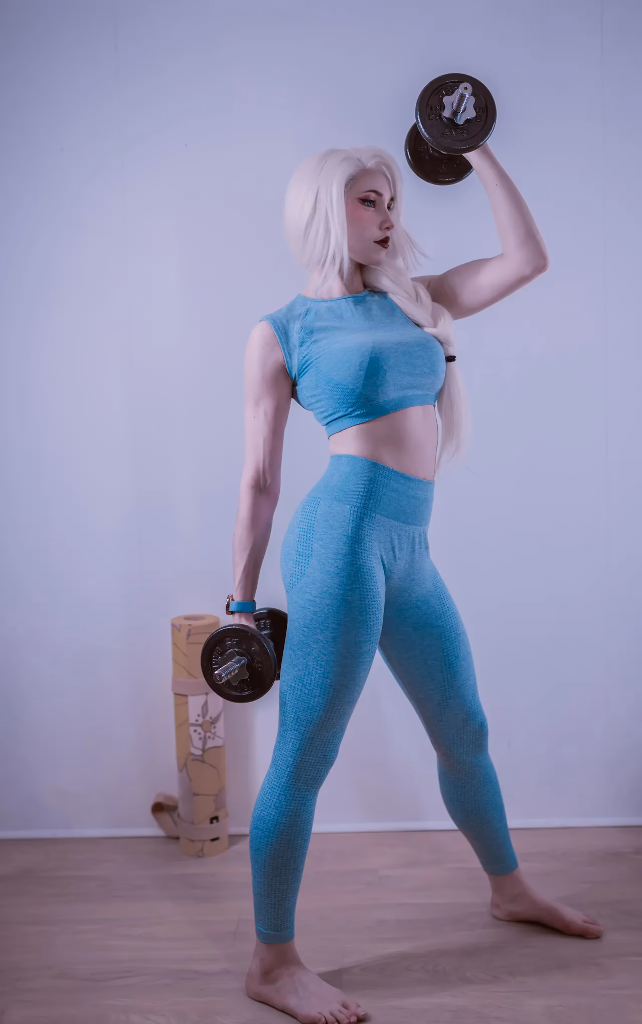 Alexandre is Fluffy as Elsa — cosplay photo 3 of 11