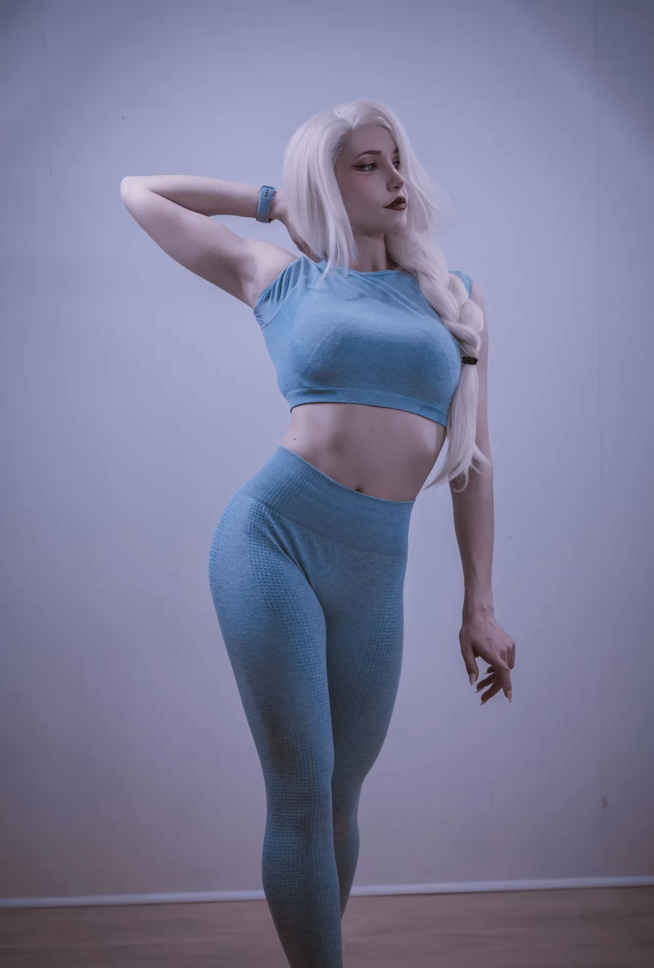 Alexandre is Fluffy as Elsa — cosplay photo 8 of 11
