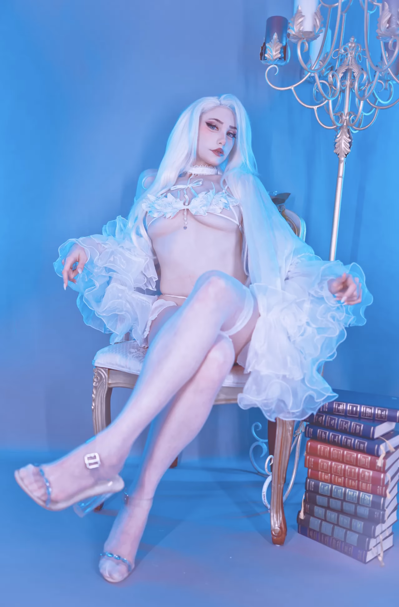Alexandre is Fluffy as Elsa — cosplay photo 7 of 12