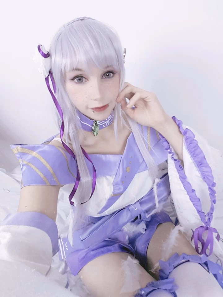 Alexandre is Fluffy as Emilia — cosplay photo 5 of 13