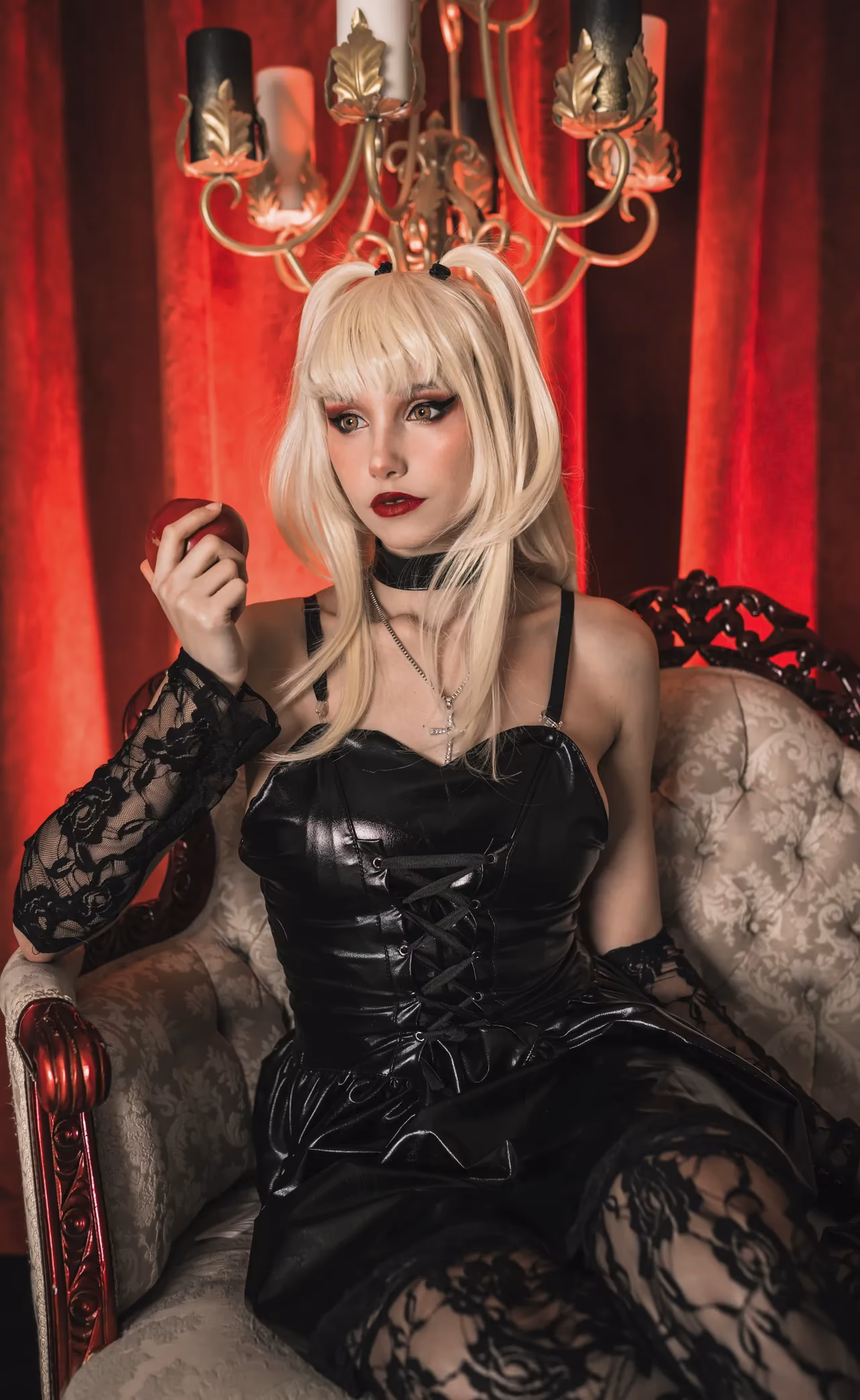 Alexandre is Fluffy as Misa Amane — cosplay photo 7 of 10