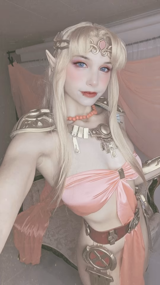 Alexandre is Fluffy as Princess Zelda — cosplay photo 8 of 10