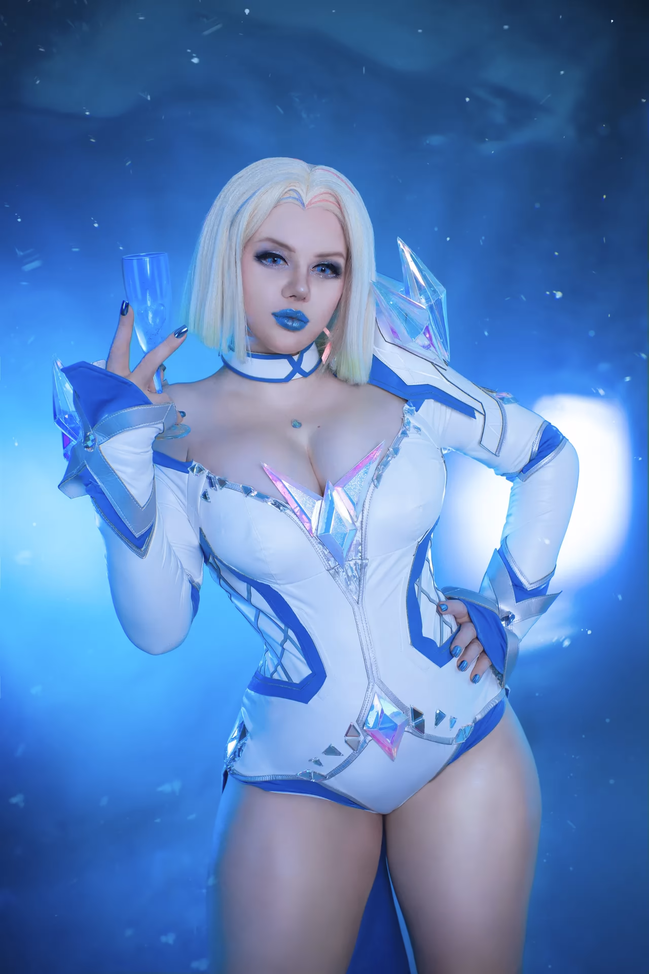 Alice Cosplay as Emma Frost — cosplay photo 5 of 35