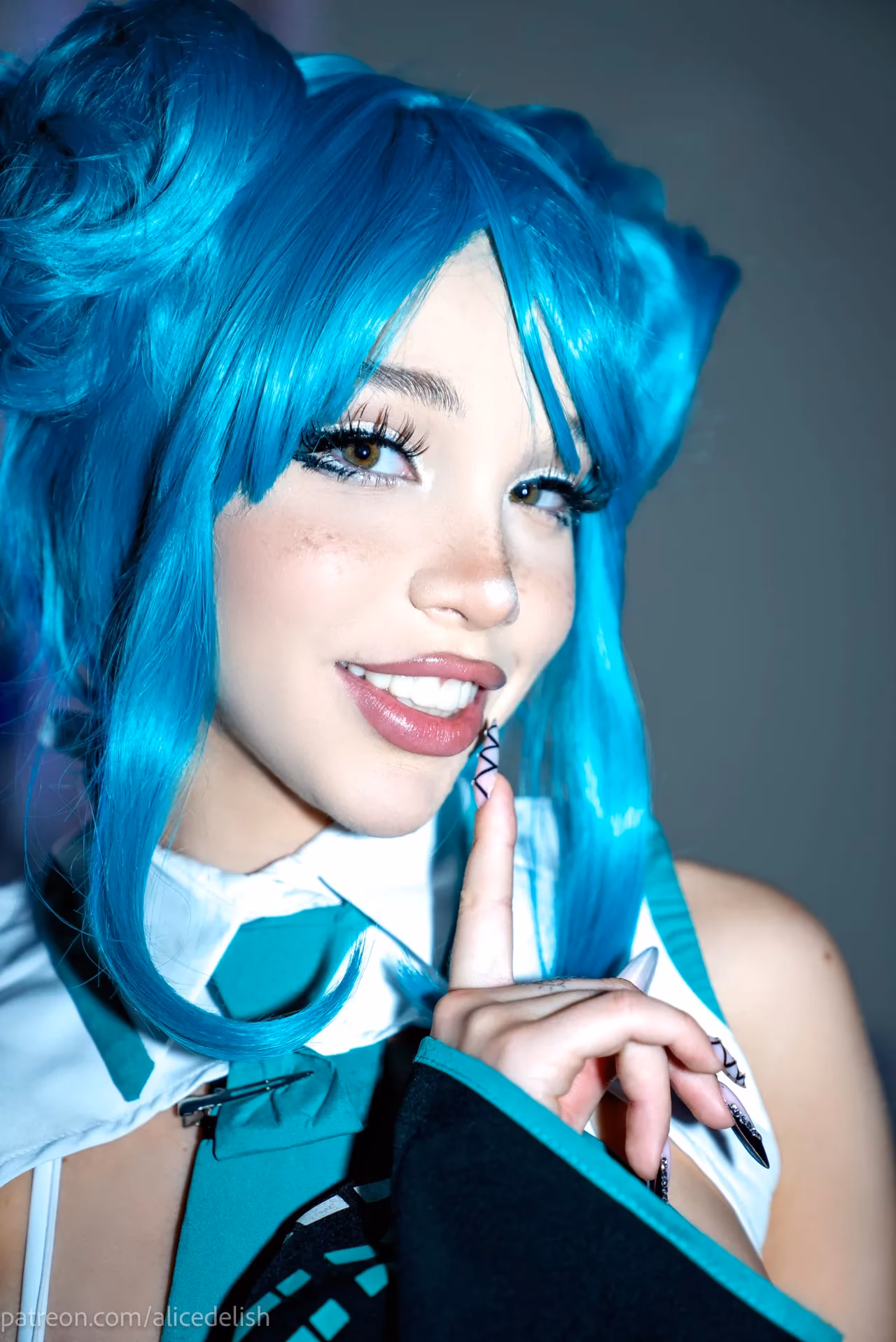 Alice Delish as Hatsune Miku — cosplay photo 19 of 19