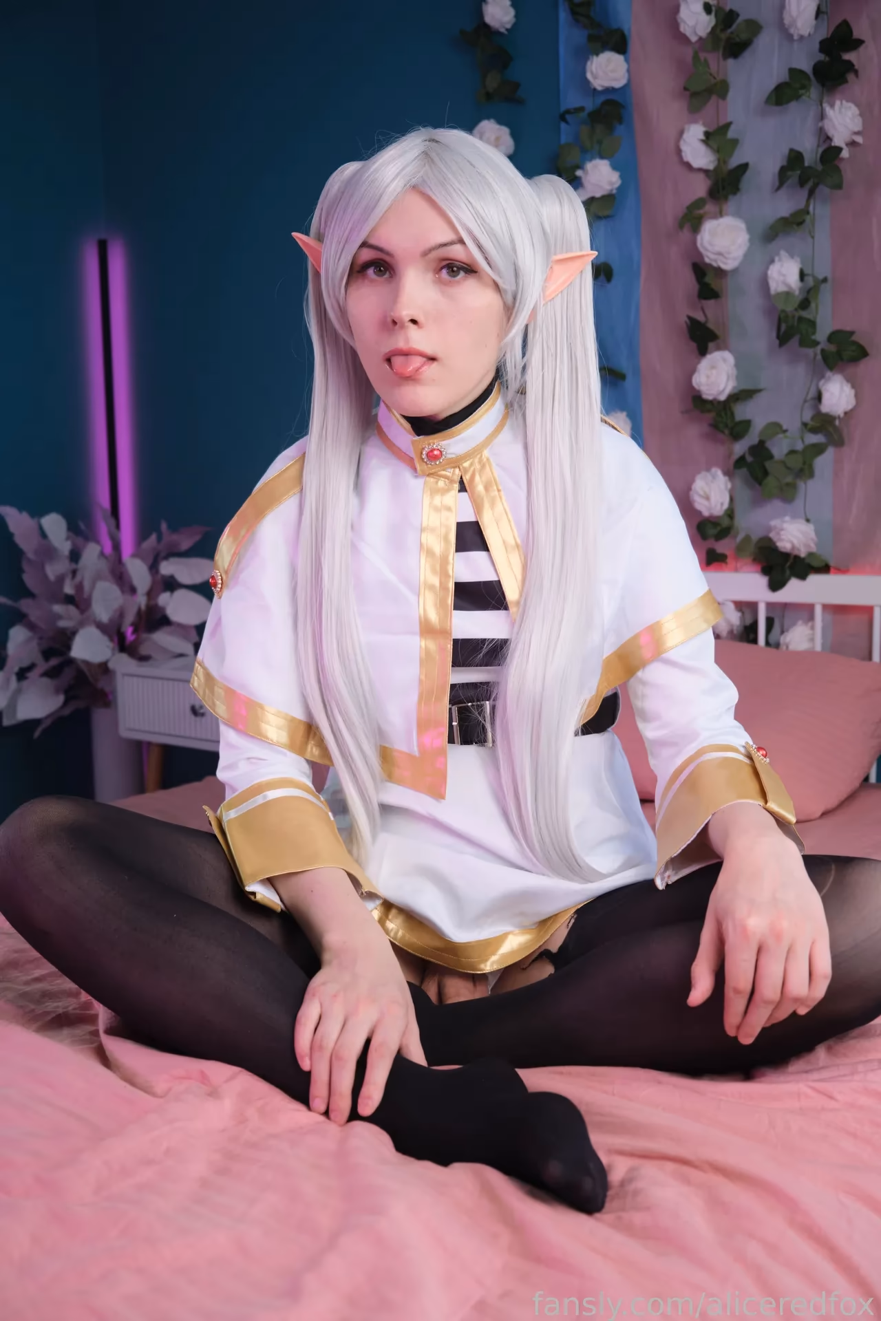 Alice Redfox as Frieren — cosplay photo 23 of 45