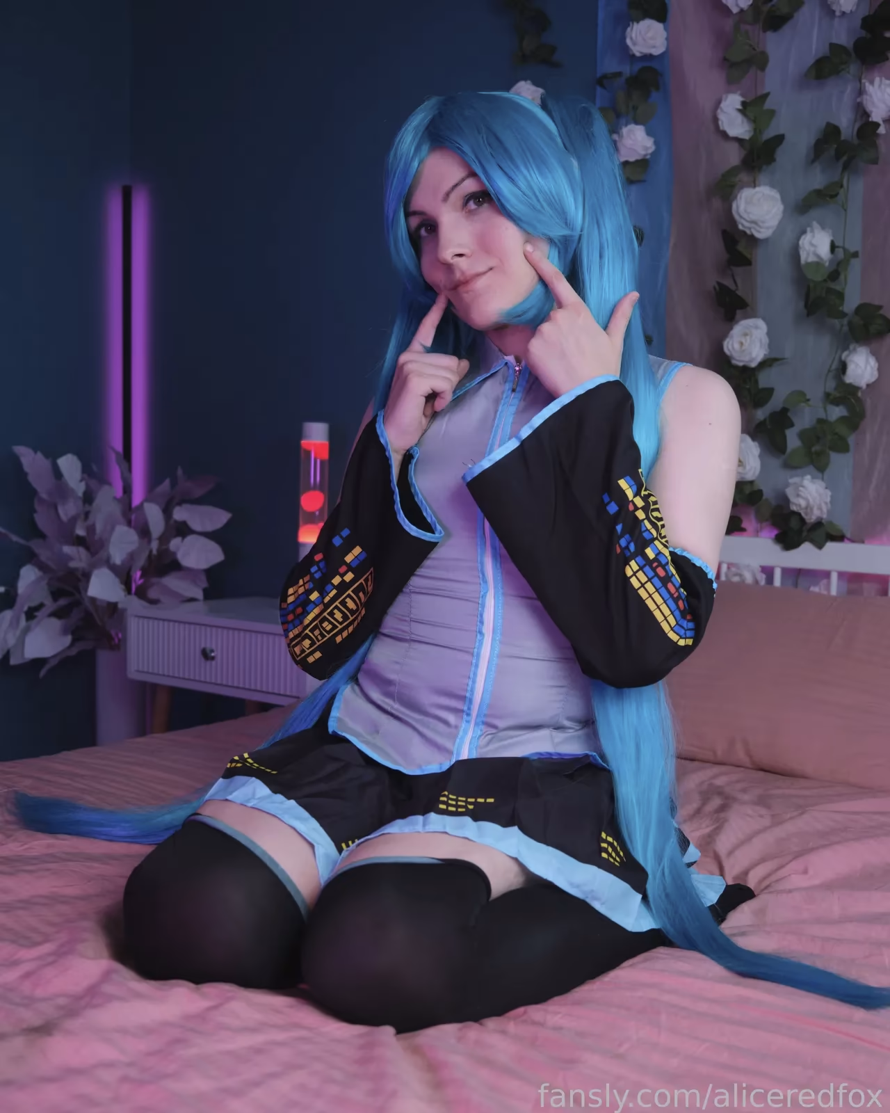 Alice Redfox as Hatsune Miku — cosplay photo 3 of 36