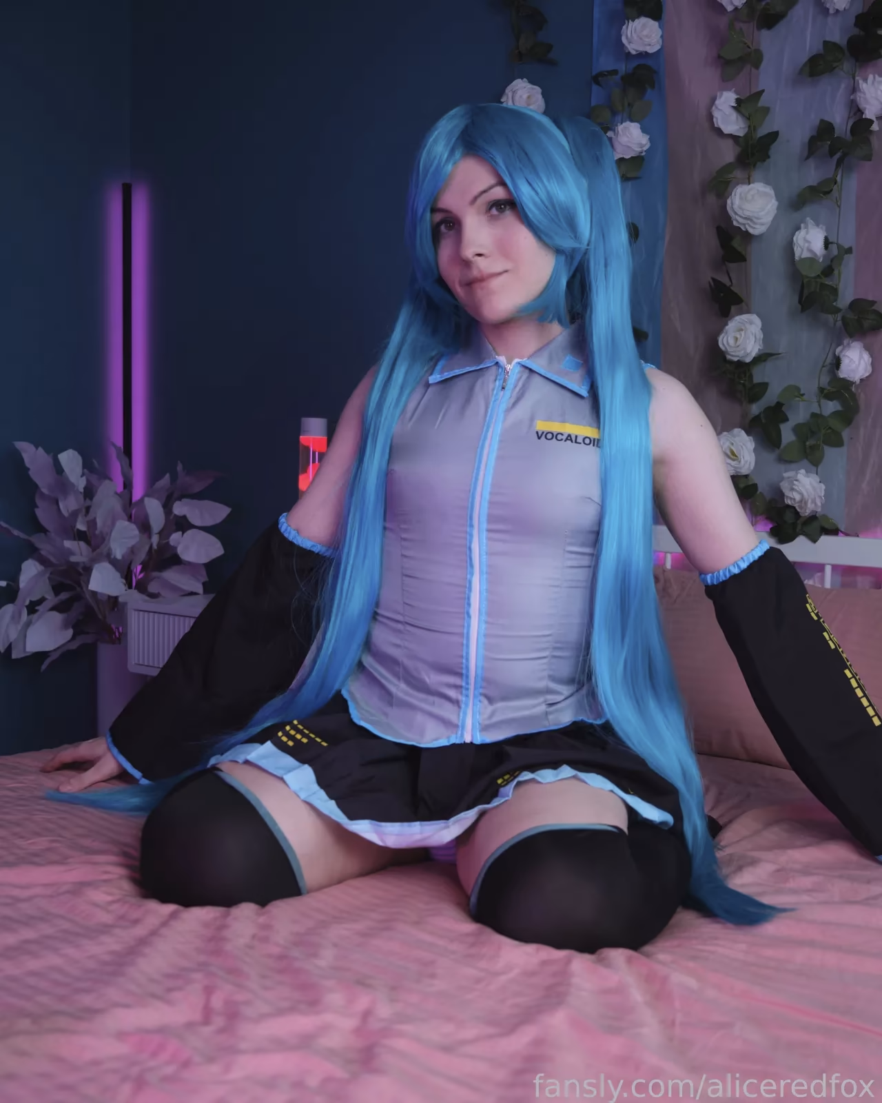 Alice Redfox as Hatsune Miku — cosplay photo 5 of 36