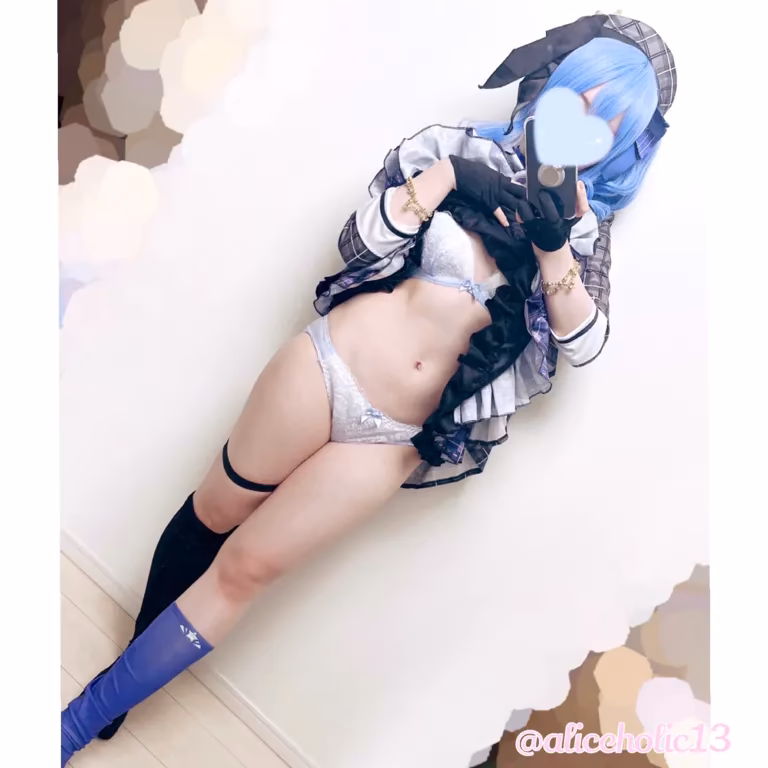 AliceHolic13 as Hoshimachi Suisei — cosplay photo 1 of 34