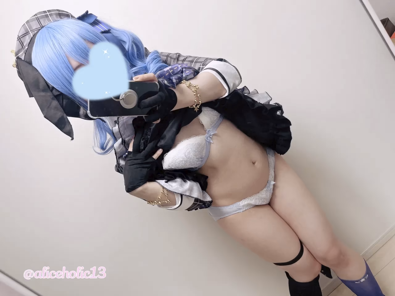 AliceHolic13 as Hoshimachi Suisei — cosplay photo 9 of 34