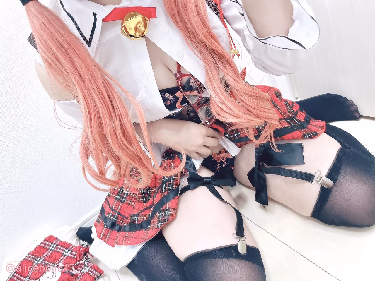 AliceHolic13 as Sakura Miko — cosplay photo 21 of 76