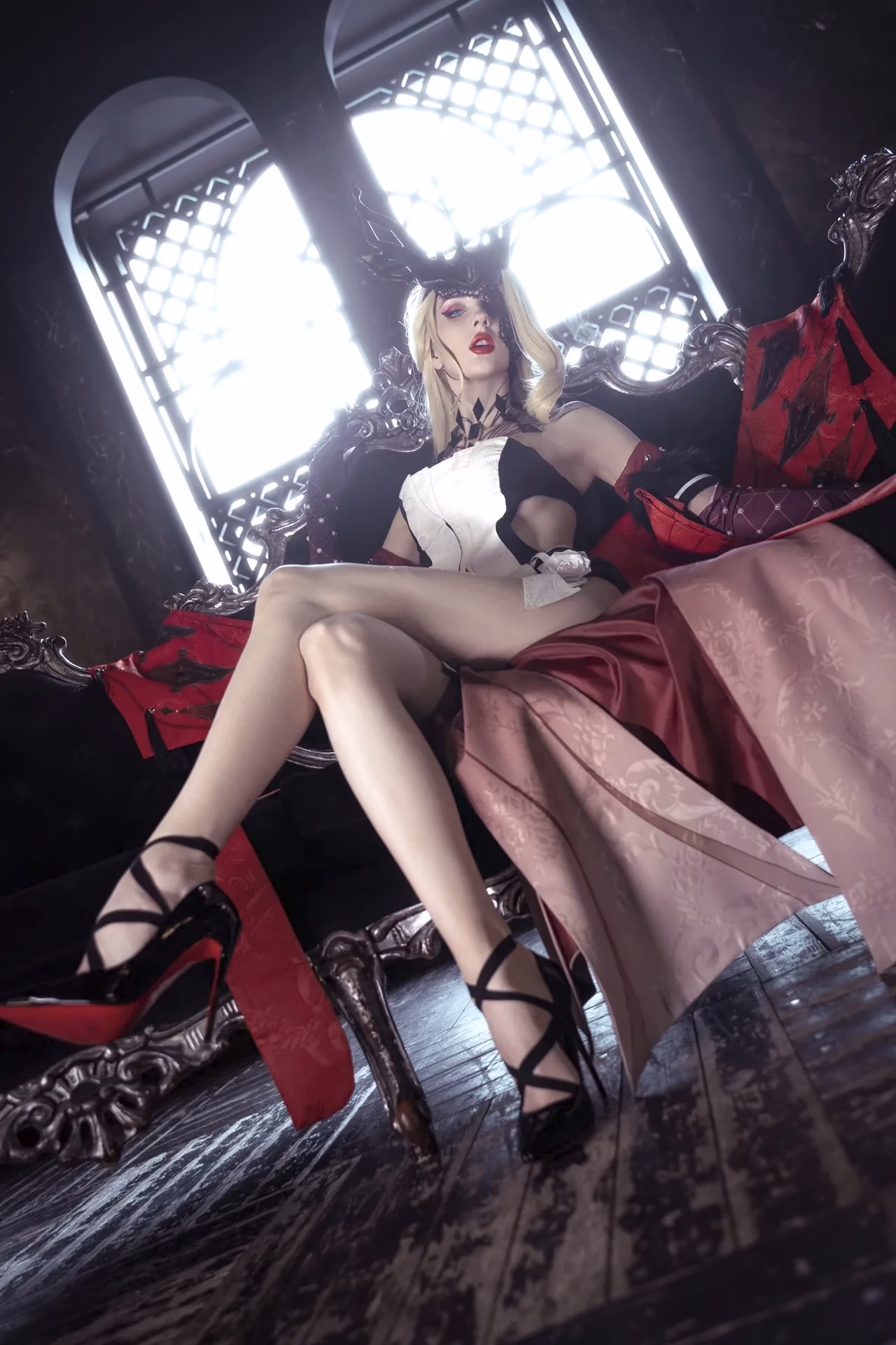 Alin Ma as La Signora — cosplay photo 9 of 39